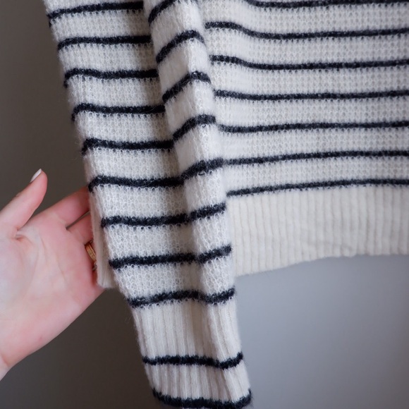 SOLD- EVERLANE Alpaca Knit Polo Sweater - Picture 6 of 8